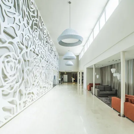 Mediterráneo Park 4*